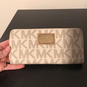 Michael Kors wallet